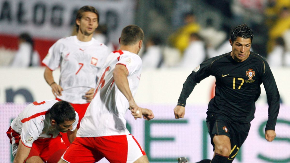 Zdjęcie okładkowe artykułu: Newspix / Na zdjęciu: (od lewej) Grzegorz Bronowicki, Euzebiusz Smolarek, Arkadiusz Radomski i Cristiano Ronaldo