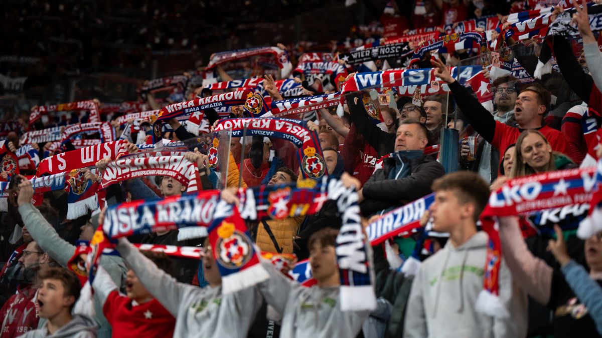 Getty Images / Marcin Golba/NurPhoto / Na zdjęciu: kibice Wisły Kraków pojadą na mecz z GKS-em Tychy