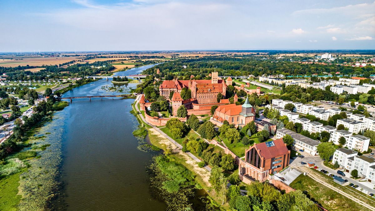 Zamek w Malborku leży nad Nogatem