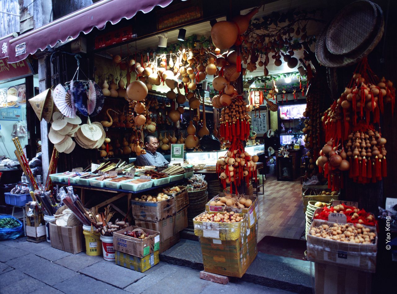 Kodak Ektachrome E100 dostępny w średnim i wielkim formacie