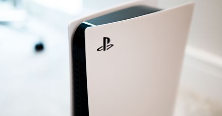 PlayStation 5 dla każdego, z aukcji. Carmack proponuje jak wykończyć "januszy biznesu"