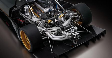 Pagani C9 z silnikiem szytym na miarę