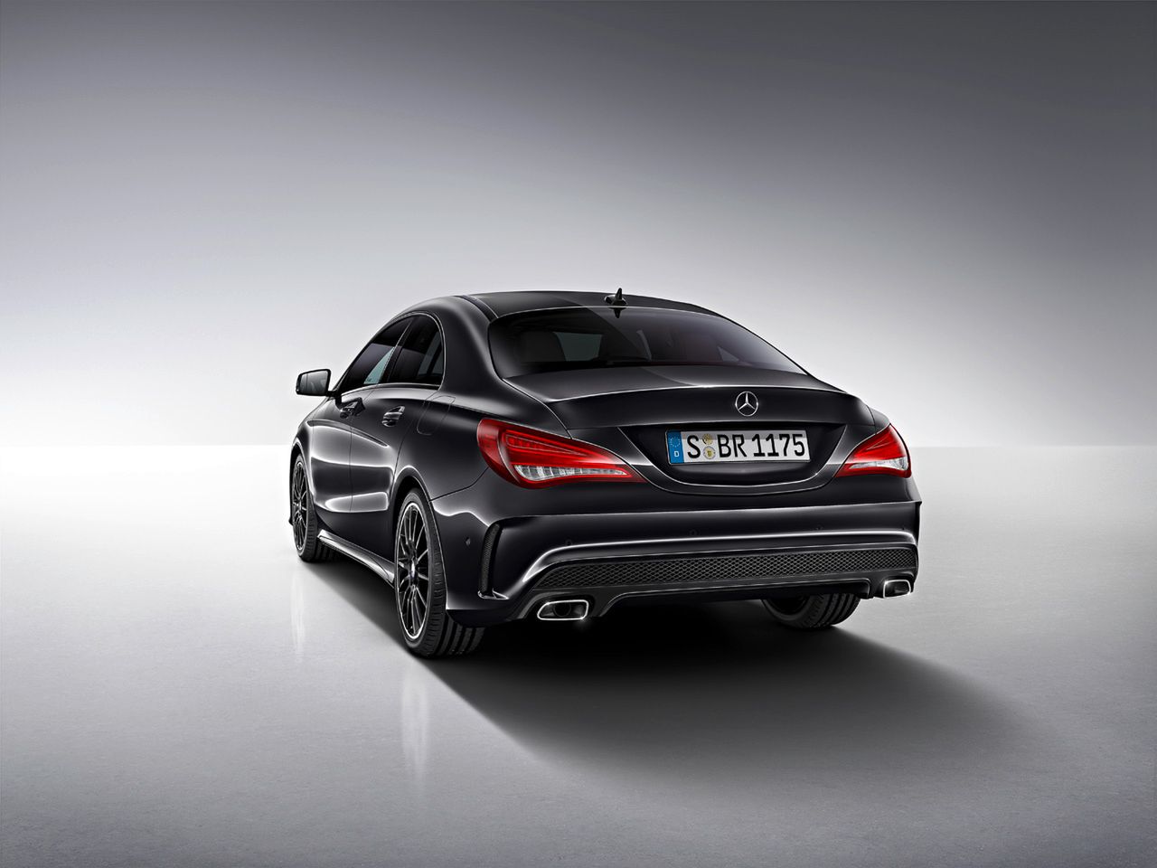 Mercedes-Benz CLA 250 Edition 1 Kosmosschwarz 2013  /  Mercedes-Benz CLA 250 Edition 1 cosmos black 2013