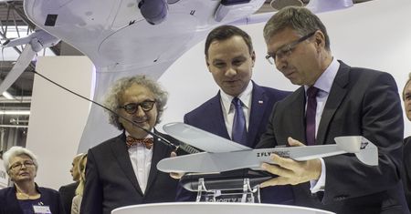 Przemysł zbrojeniowy. Polskie drony startują prosto "z ręki"