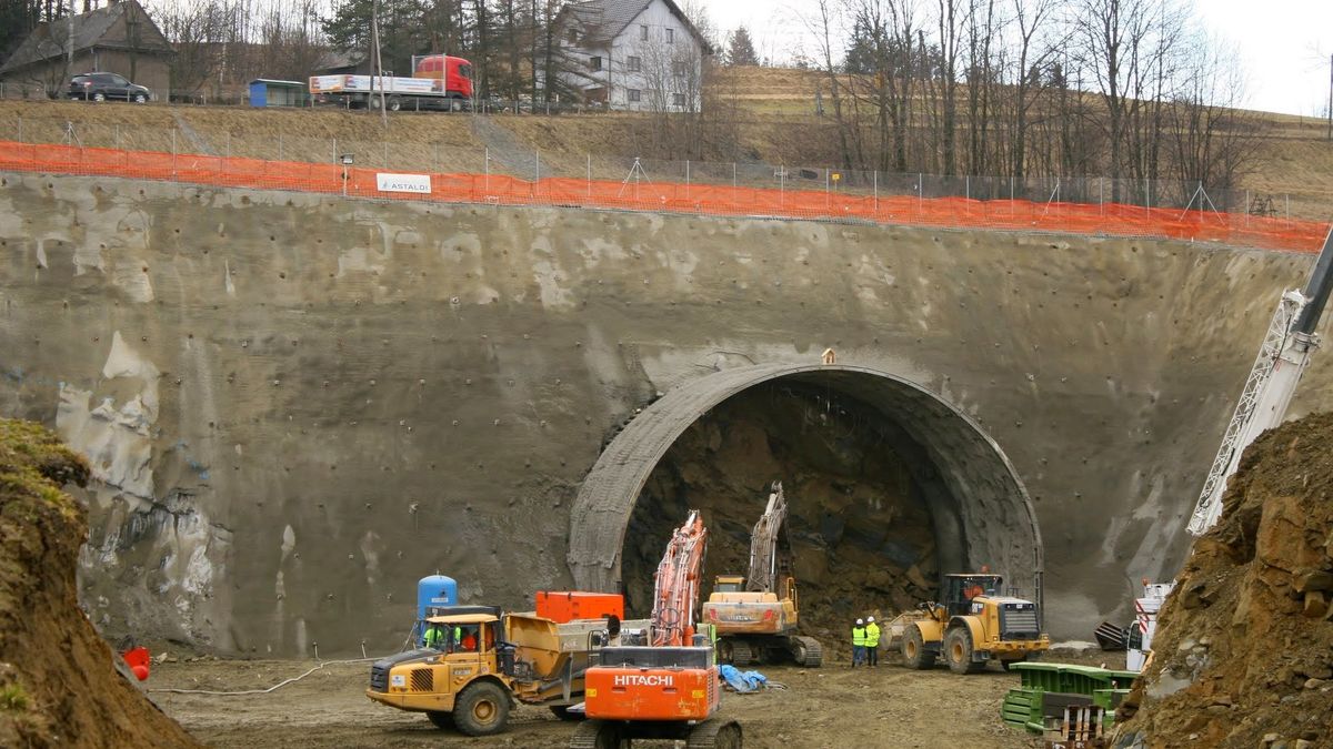 Pomimo utrudnień tunel ma powstać w wyznaczonym terminie