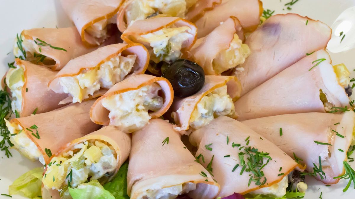 Roladki z szynki to szybka i smaczna przekąska