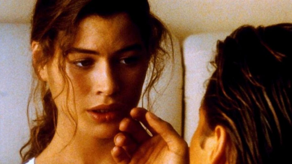 W filmie "Dzika orchidea" zagrała u boku przyszłego męża, Mickey Rourke'a