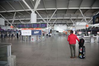 Koronawirus. Z LOT-em do domu trochę taniej. Po fali krytyki linie poprawiają cennik