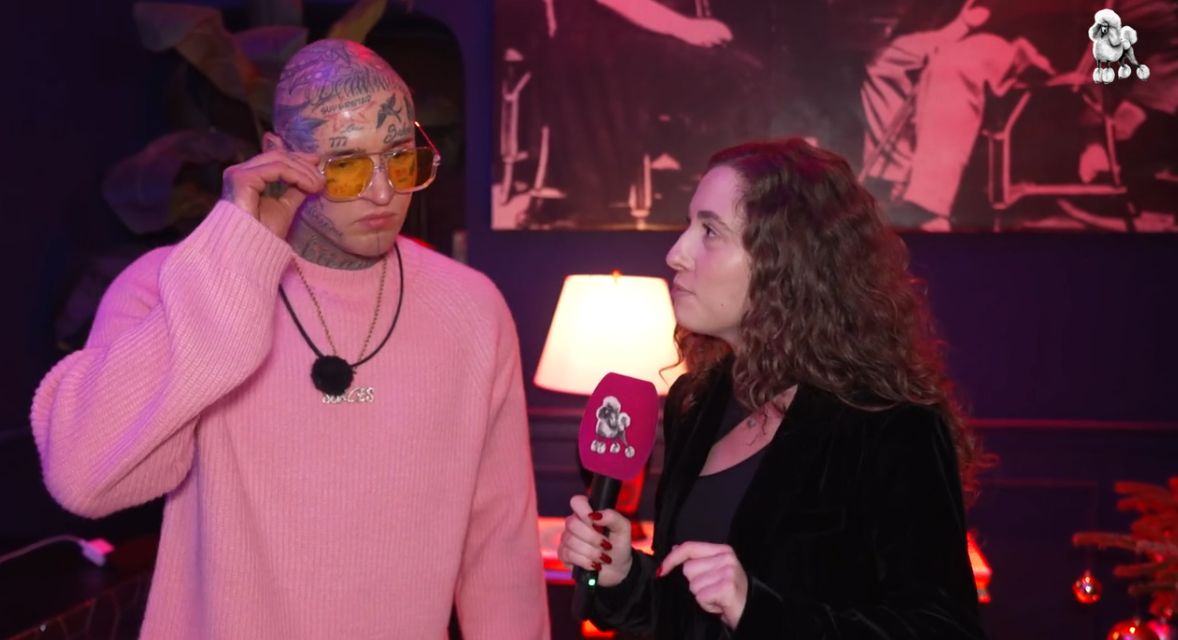 Stifler podczas rozmowy