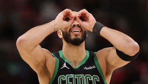 Odpowiedź mistrzów NBA. Tatum dokonał tego jako drugi w historii