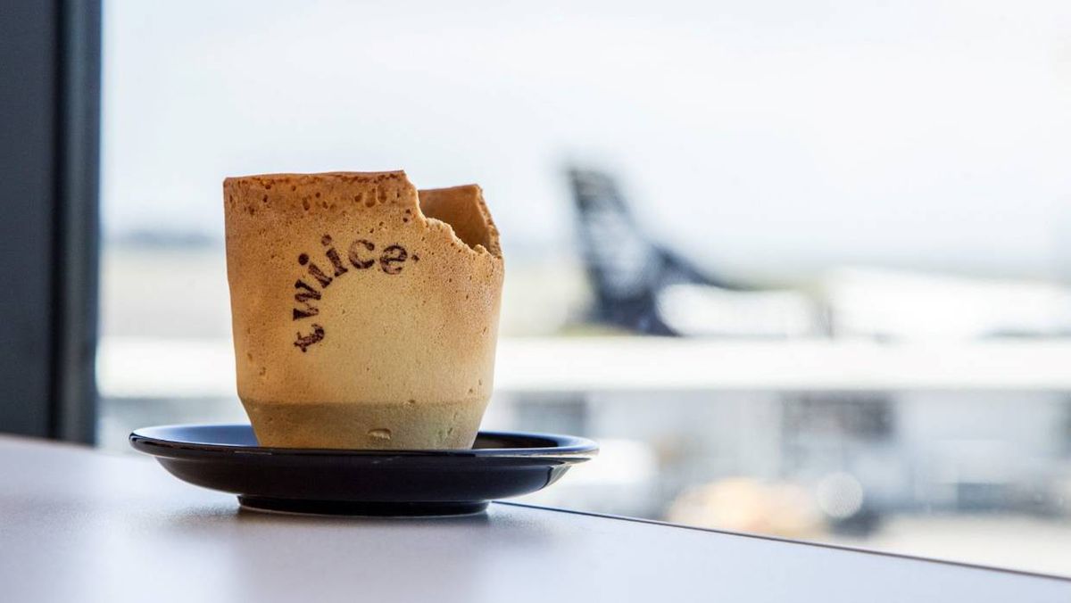 Jadalne filiżanki do kawy. Air New Zealand ma dla pasażerów apetyczną i ekologiczną nowość