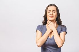 Pieczenie w gardle - przyczyny, objawy towarzyszące, leczenie