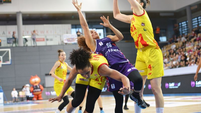 Materiały prasowe / Paweł Kucharski / Ślęza Wrocław / Na zdjęciu: Jennifer O'Neill kontra Ślęza Wrocław