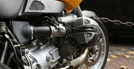 Motocyklista jechał pod prąd na A2. Tłumaczenie zszokowało policjantów