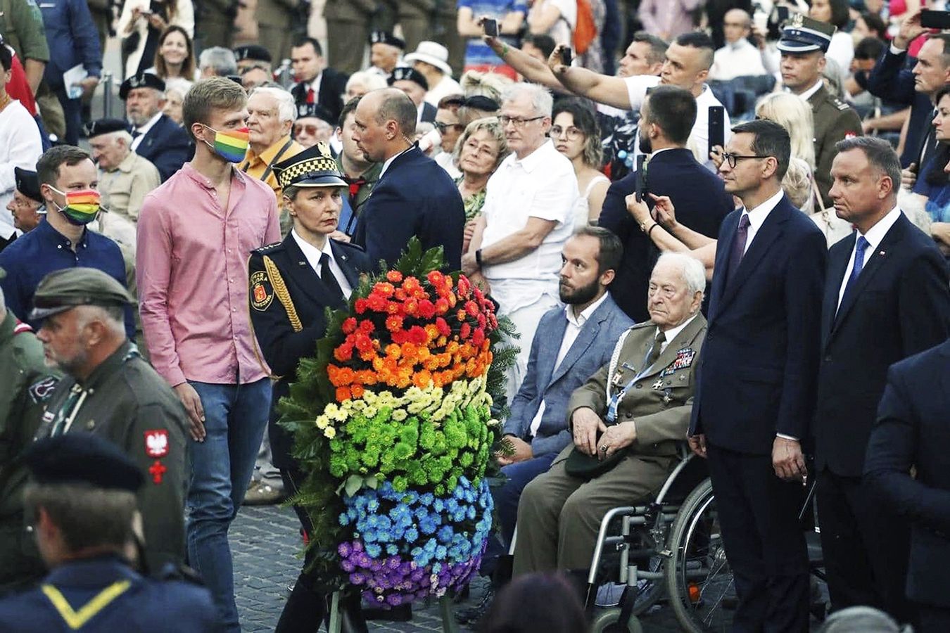 Zniszczono wieniec dla powstańców. Został znaleziony w toalecie