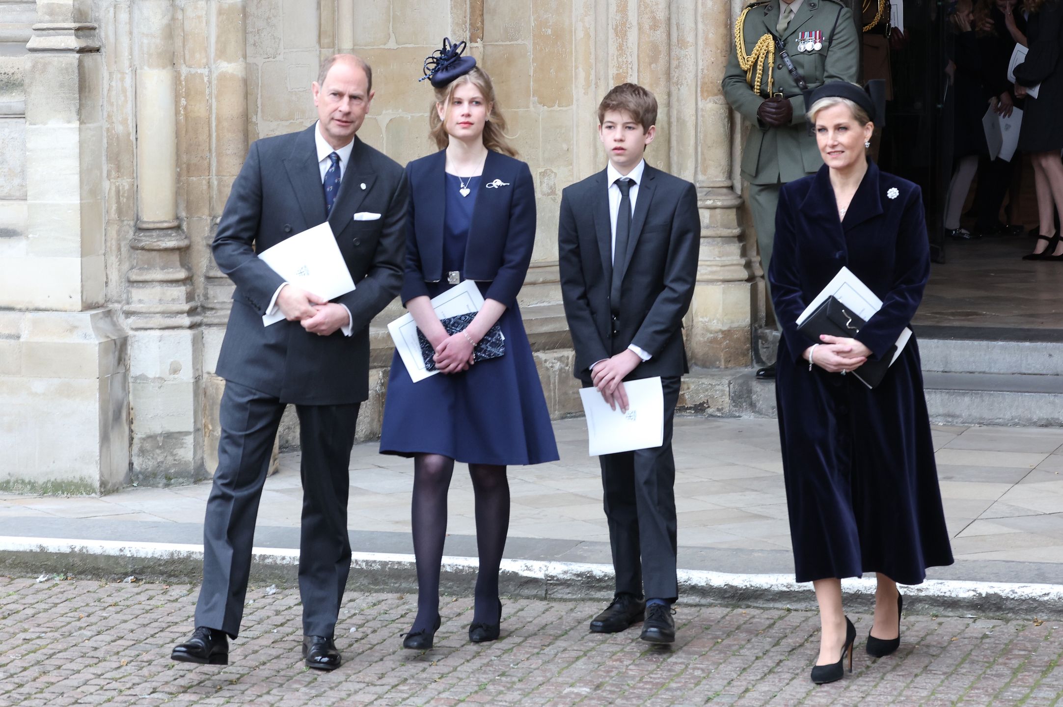 Brytyjska rodzina królewska uczciła pamięć księcia Filipa podczas nabożeństwa w Westminster Abbey