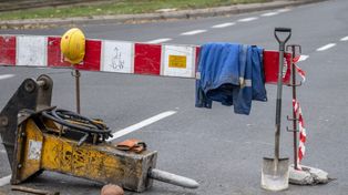 Awaria wodociągowa w Poznaniu. Ulica Wojska Polskiego częściowo się zapadła