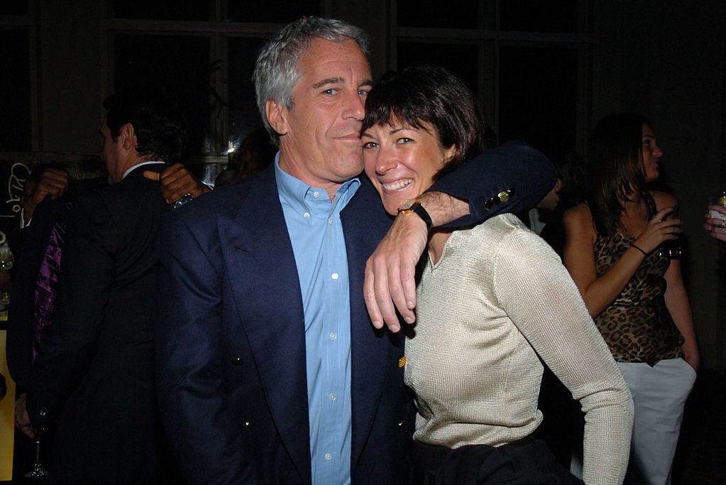 Jeffrey Epstein i Ghislaine Maxwell w 2005 roku (Photo by Joe Schildhorn/Patrick McMullan via Getty Images)
Patrick McMullan