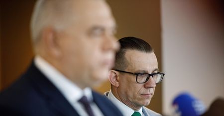 Kandydat PiS na prezydenta czeka na proces. Partyjne doły protestują
