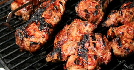 Pieczone żeberka wieprzowe z kością (mięso i tłuszcz)