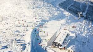Pojawił się tłum narciarzy...a zaraz za nim Sanepid z policją 