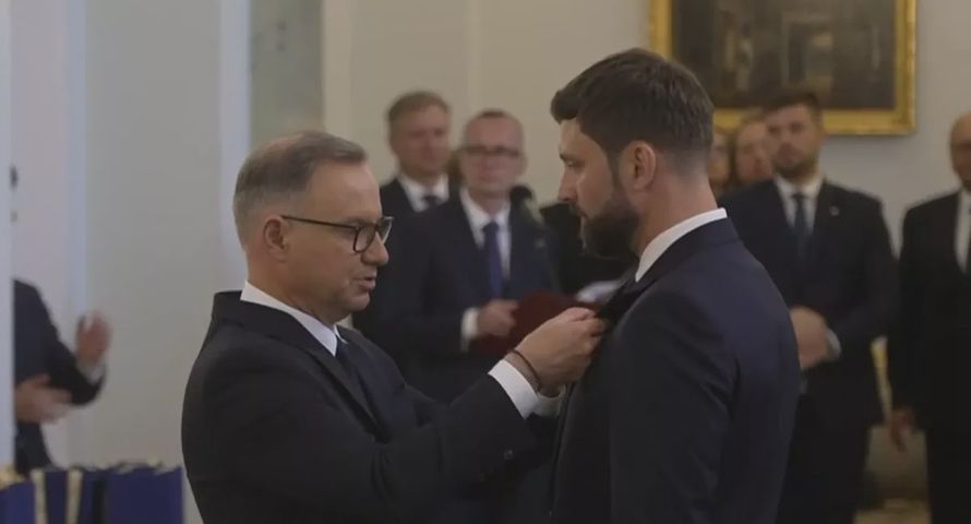 Na koniec Andrzej Duda odznaczył swoich. Ordery dla byłego szefa RDC i brata Michała Rachonia