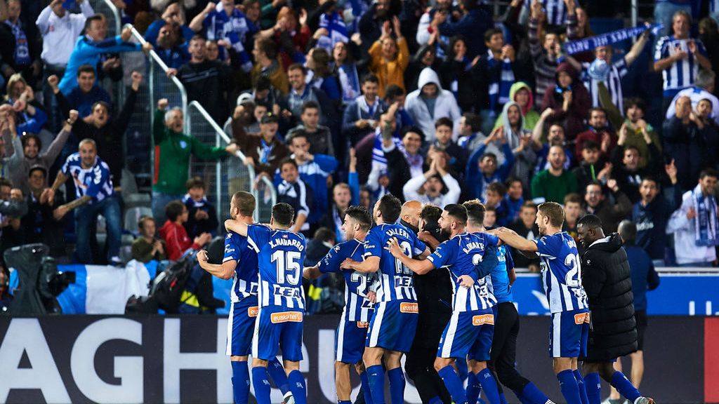 Getty Images / Na zdjęciu: piłkarze Deportivo Alaves