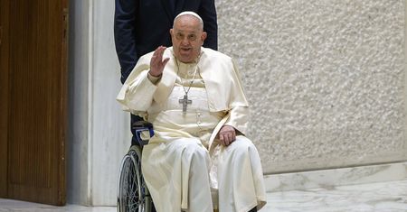 Papież Franciszek wciąż w szpitalu. Nowe informacje z Watykanu