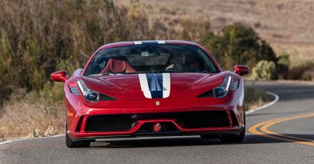 Ferrari 458 AddArmor wygląda normalnie, ale wytrzyma ostrzał z .44 Magnum