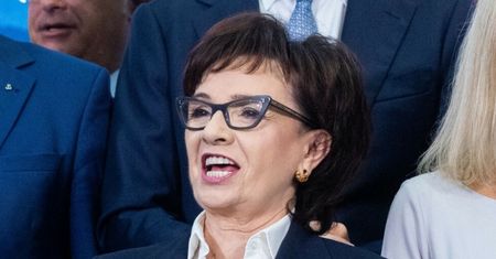 Elżbieta Witek żegna się z funkcją marszałka Sejmu. Na odchodne dostanie ODPRAWĘ. Kwota robi wrażenie