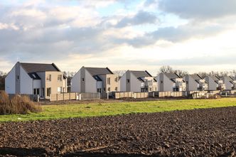 Warszawa. Właściciele domów mogą dostać pieniądze na przyłączenie do kanalizacji