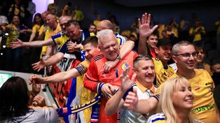 Wielka radość Industrii Kielce. Piłkarze ręczni mistrza Polski z kibicami fetowali zwycięstwo z HC Kriens Lucerna i awans do kolejnej rundy