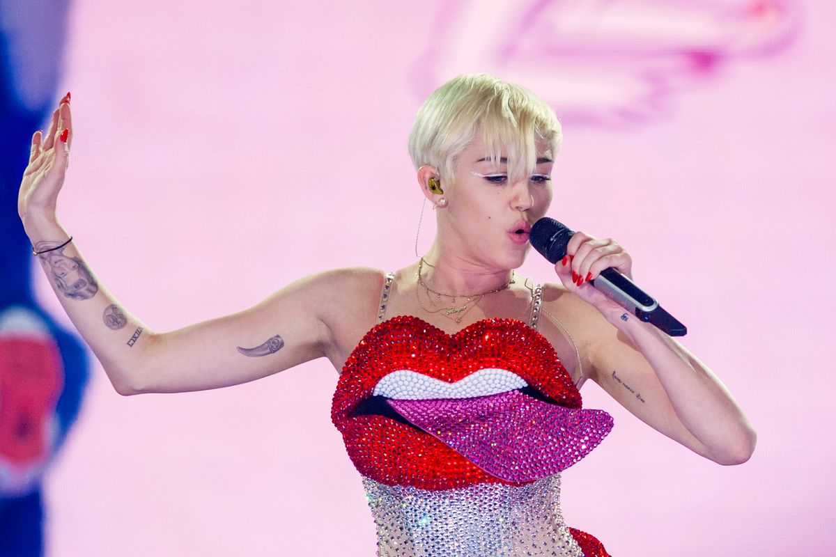 Czas festiwali: ile zapłacimy za wieczór z Miley Cyrus?