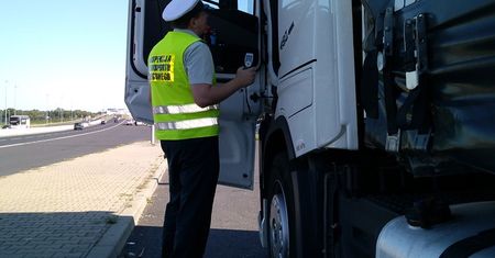 Funkcjonariusze GITD sprawdzali trzeźwość na autostradzie. Żaden kierowca nie wpadł