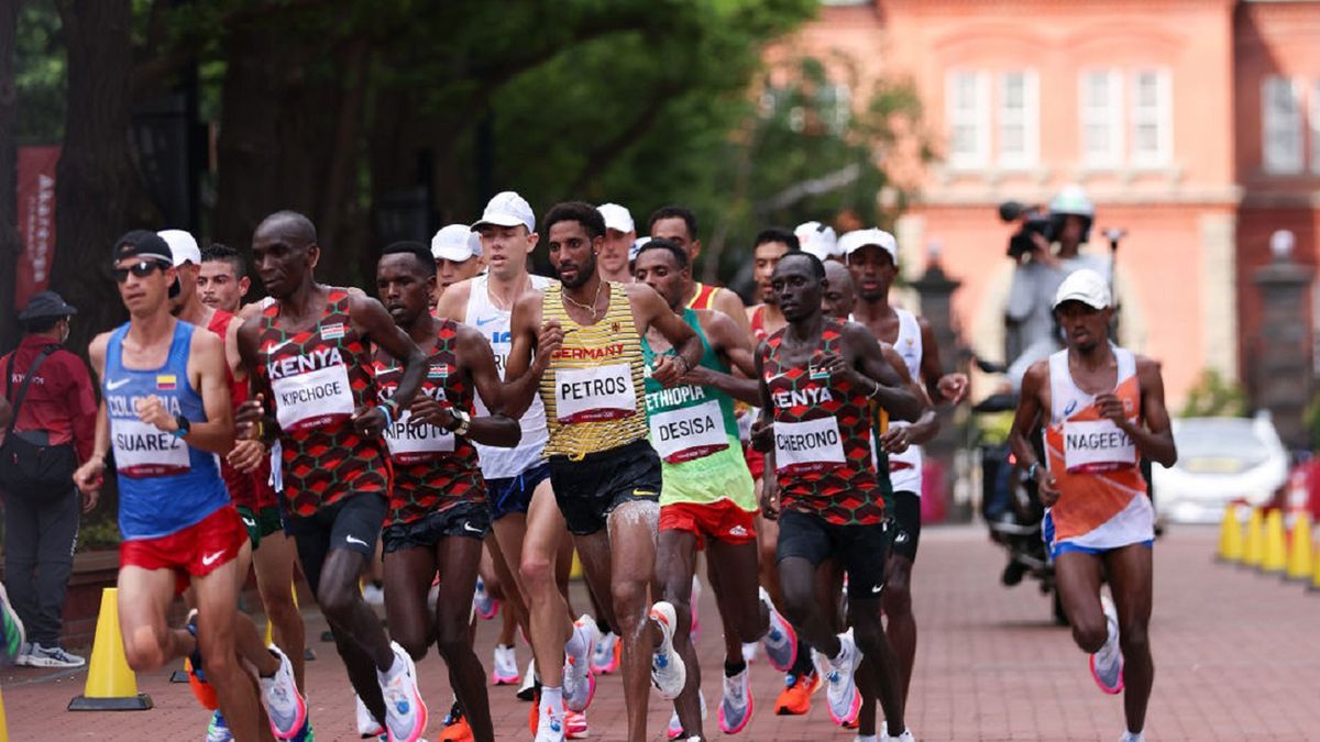 Zdjęcie okładkowe artykułu: Getty Images / Lintao Zhang / Na zdjęciu: maraton w Tokio