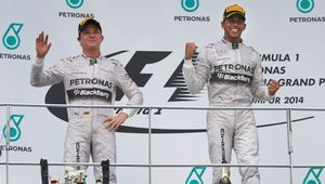 Walka Hamiltona z Rosbergiem dobra dla Mercedesa? "Bez tego byłoby nudno"