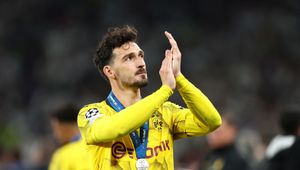 Mats Hummels blisko przenosin do nowego klubu? "Czekamy na jego decyzję"