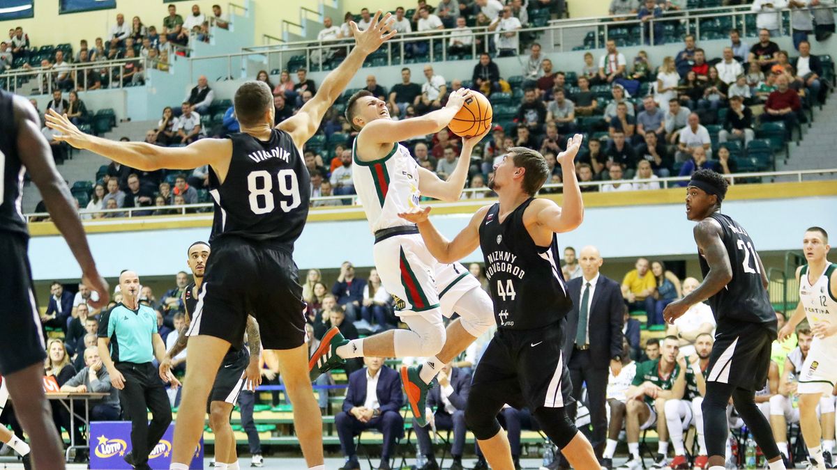 Newspix / Marcin Szymczyk / Na zdjęciu: Sebastian Kowalczyk (z piłką)