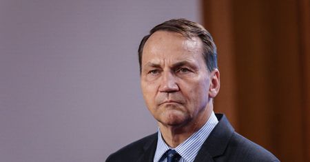 Spięcie Sikorski-Szijjarto. Poszło o ewentualny lot Putina