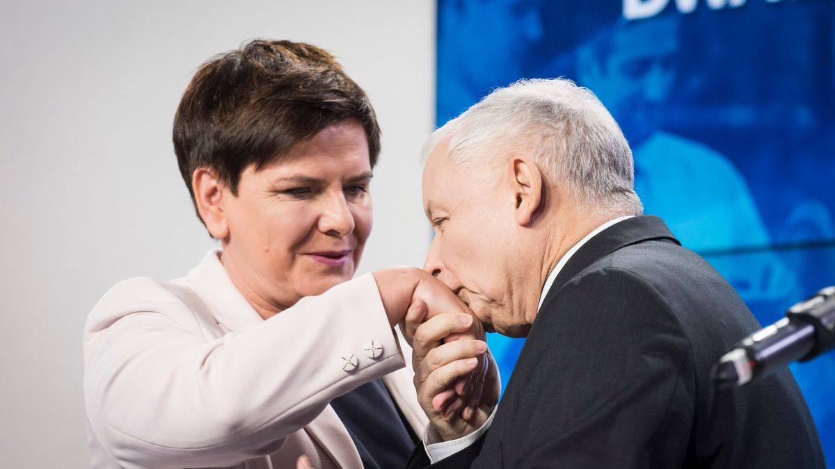 Beata Szyd?o i Jaros?aw Kaczy?ski na wsp�lnej konferencji
14.11.2017 Warszawa Wspolna konferencja Premier Beaty Szydlo i Jaroslawa Kaczynskiego  n/z   Fot. Jacek Dominski/REPORTER
Jacek Dominski/REPORTER
