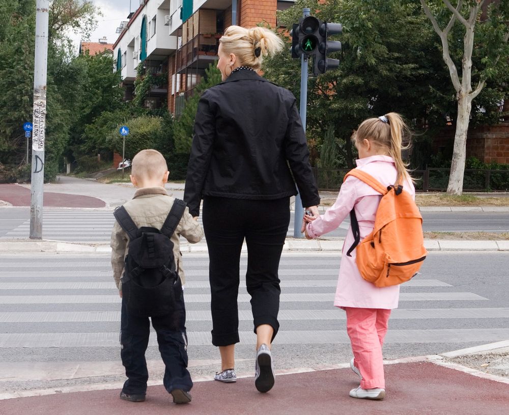W Poznaniu będzie zakaz odwożenia dzieci do szkoły? Prezydentowi podoba się pomysł