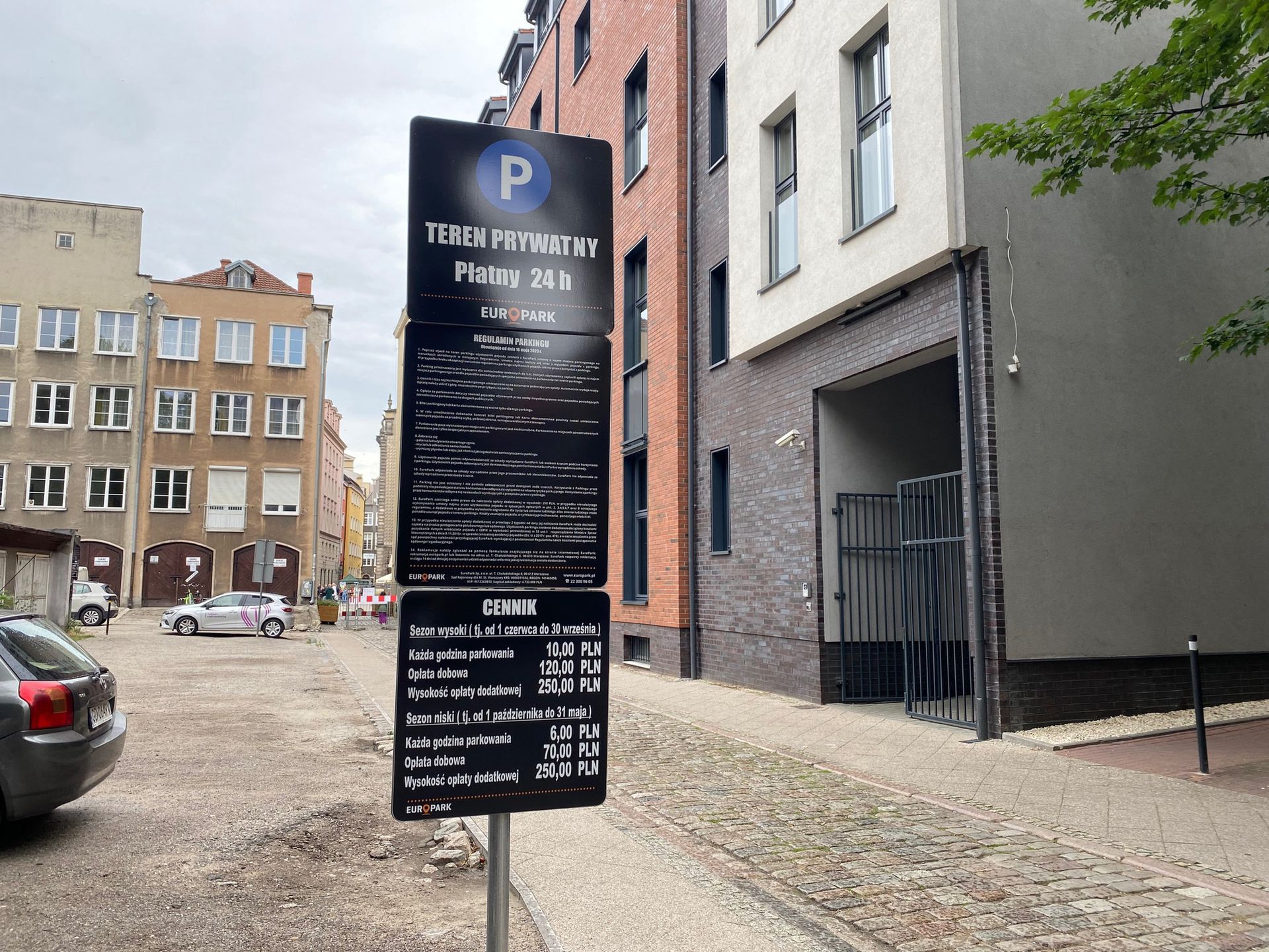 Władze miasta proponują zostawiać auta poza centrum miasta 