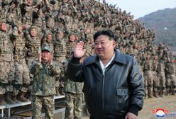 "Przerażający absurd". Kim Dzong Un może rzucić do walki miliony ludzi