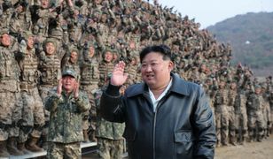 "Przerażający absurd". Kim Dzong Un może rzucić do walki miliony ludzi