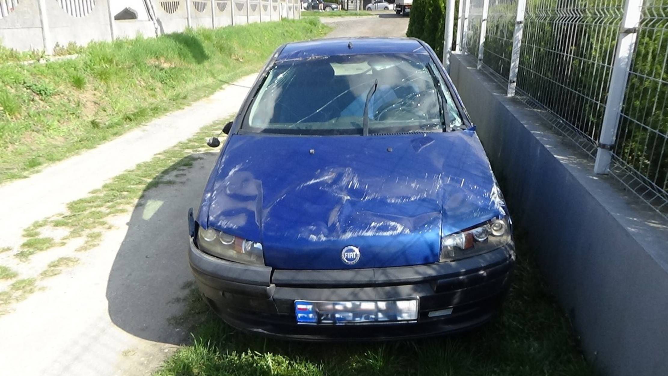 Uciekając, pomachał policjantom i powiedział "Do widzenia"