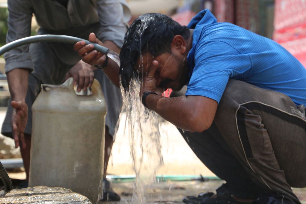 Pakistan sizzles under record heatwave with temperatures up to 52°c