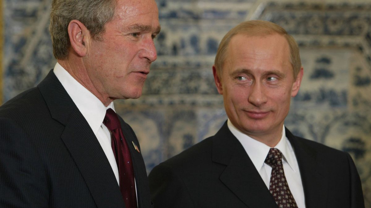 George W. Bush i Władimir Putin w 2002 r.