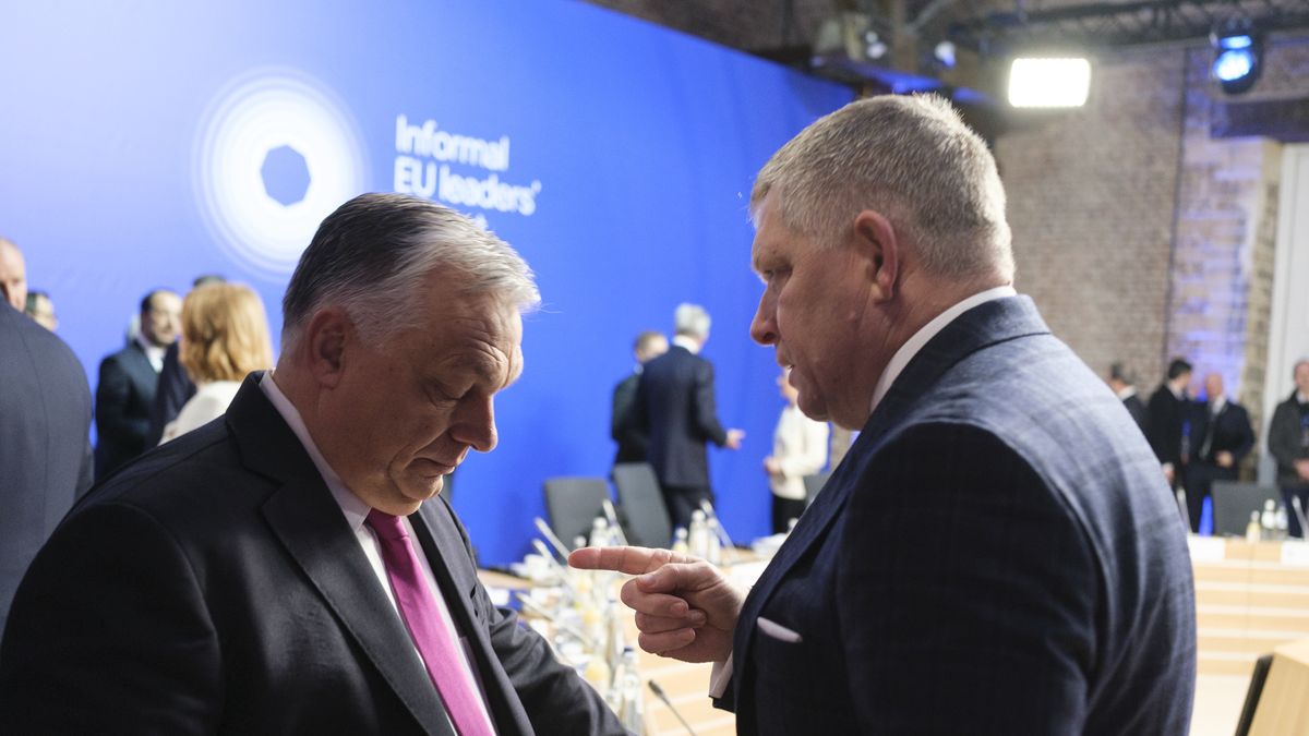 BILZEN, BELGIUM - FEBRUARY 12: Hungarian Prime Minister, leader of the right-wing populist Fidesz Viktor Orban (L) talks with the Slovak Prime Minister Robert Fico (R) prior an EU Informal Summit in the Alden Biesen Castle on February 12, 2026 in Rijkhoven, Limburg, Belgium. Today, at AldenBiesen Castle is a strategic brainstorming session aimed at strengthening the single market, reducing economic dependencies and boosting EU competitiveness in a new geoeconomic context. (Photo by Thierry Monasse/Getty Images)