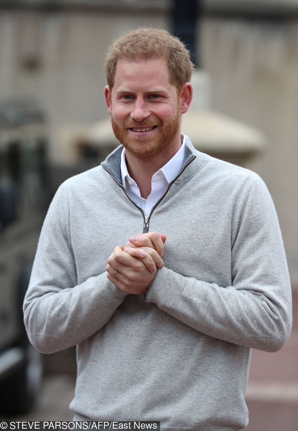 Książę Harry podczas pierwszego wystąpienia po porodzie Meghan Markle