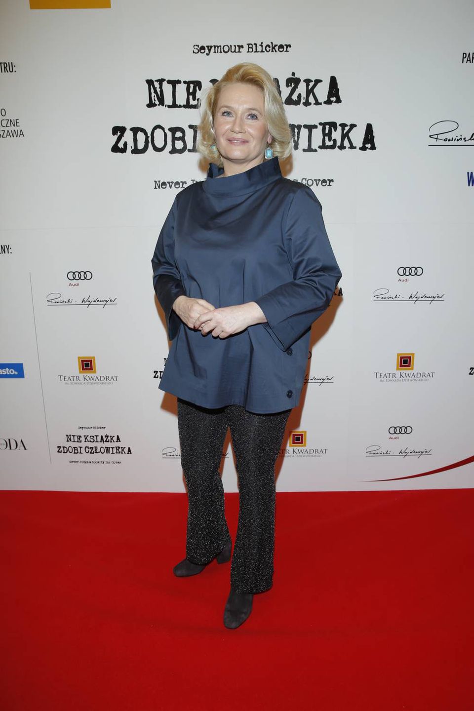Lucyna Malec na premierze Nie książka zdobi człowieka